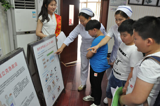 让科普为生命护航——徐州市传染病医院走进绿地小学