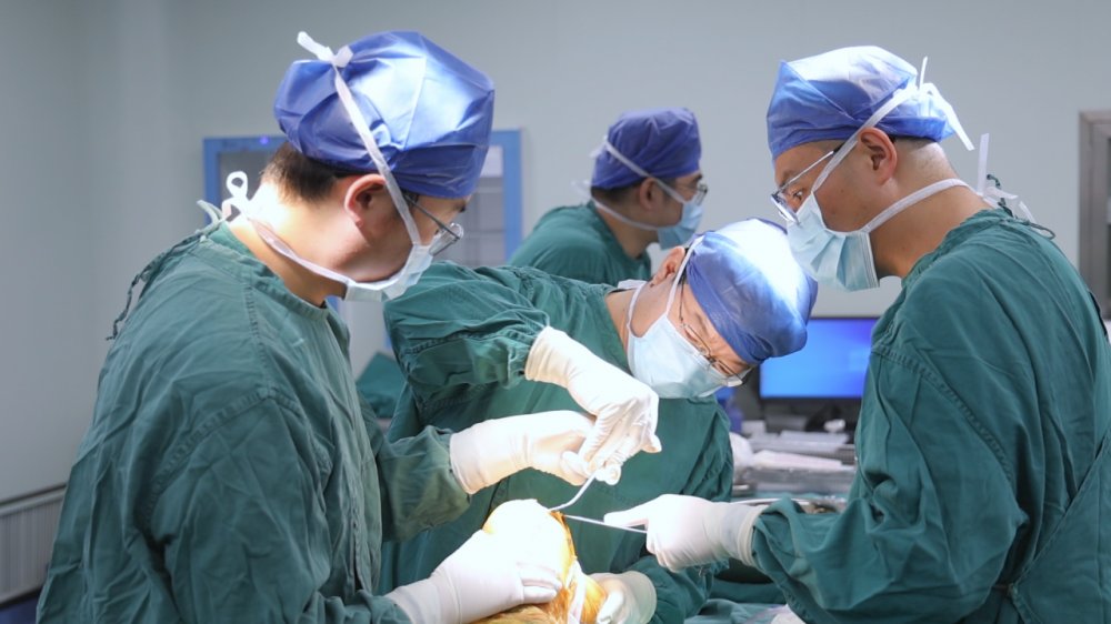 膝关节单髁置换术：微创保膝的新选择