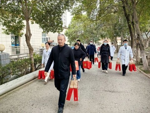 情暖除夕，致敬坚守｜徐州七院班子成员慰问一线医务人员，共筑健康防线